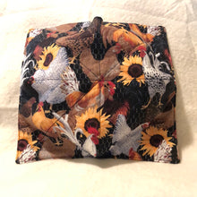 Load image into Gallery viewer, Roosters and chickens Plate Cozies